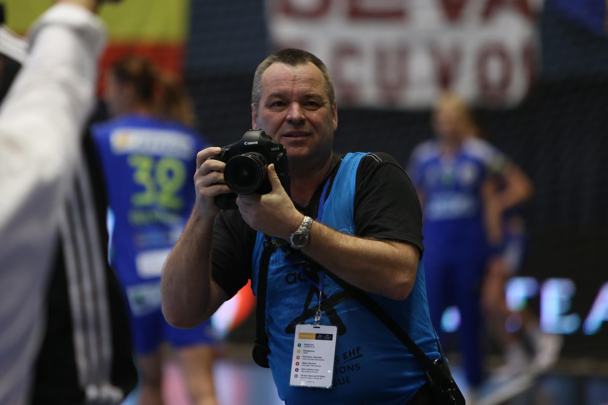 Un fotograf interzis la Miercurea Ciuc. APSR s-a adresat din nou Consiliului Național pentru Combaterea Discriminării