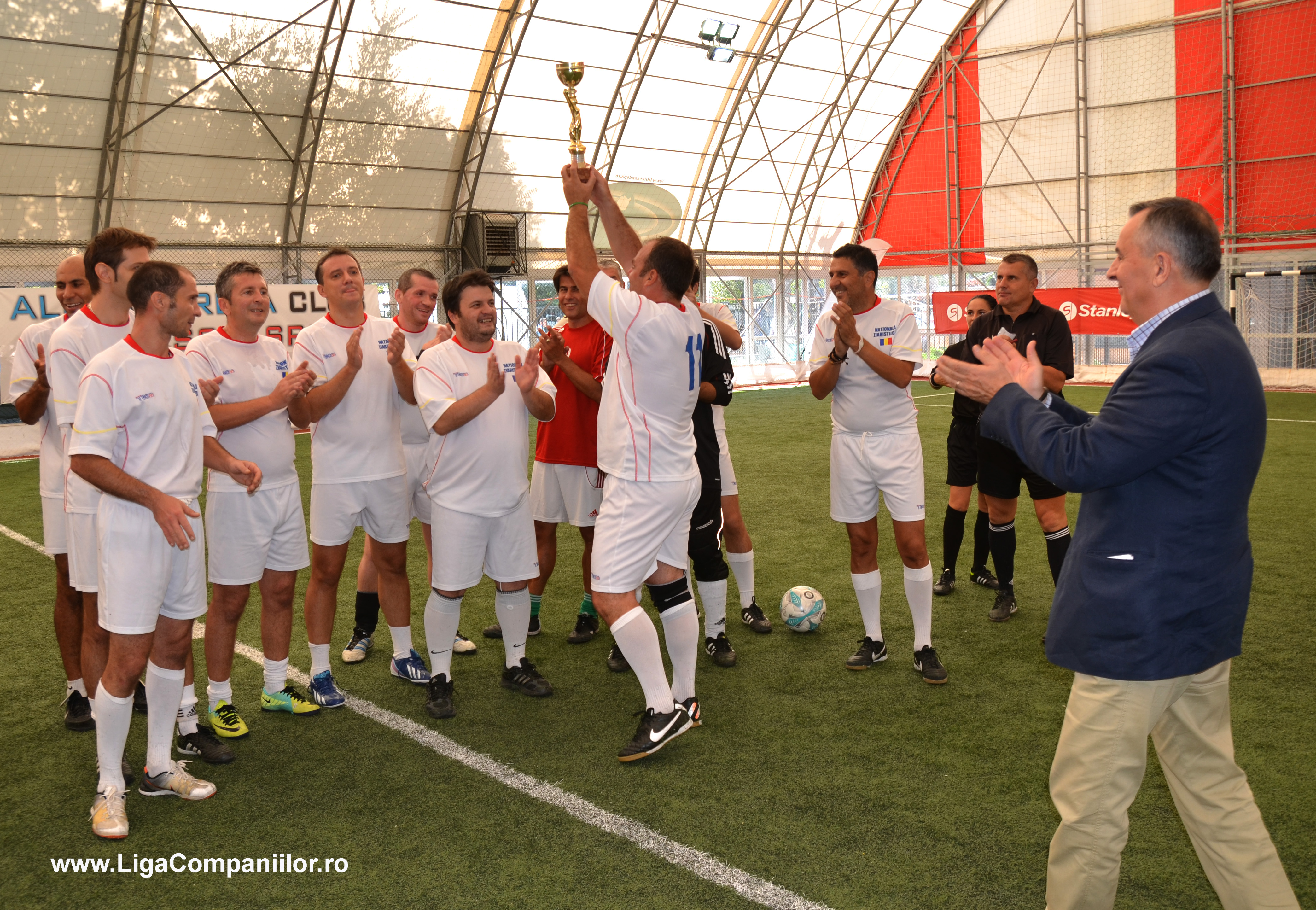 „Dinozaurii de aur” ai semicercului