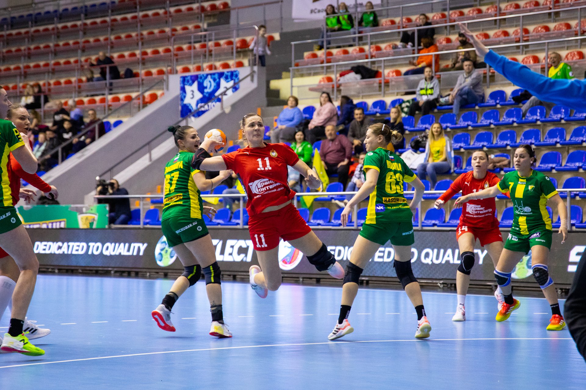 EDITORIAL | SPORTUL NU MAI POATE RĂMÂNE ÎN AFARA POLITICII