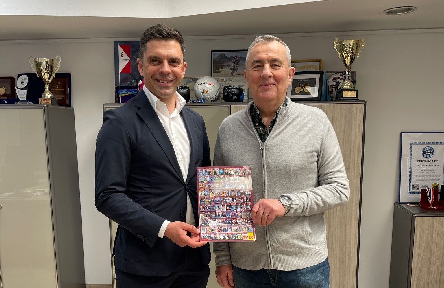 Ministrul sportului salută apariția numărului 100 al revistei Sport în România