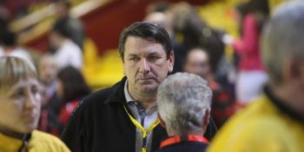 Oltchim - Metz 30-21. Valcencele au defilat in faţa adversarelor imbrăcate in fustă