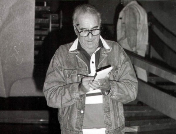 A PLECAT NELU VALERIU!