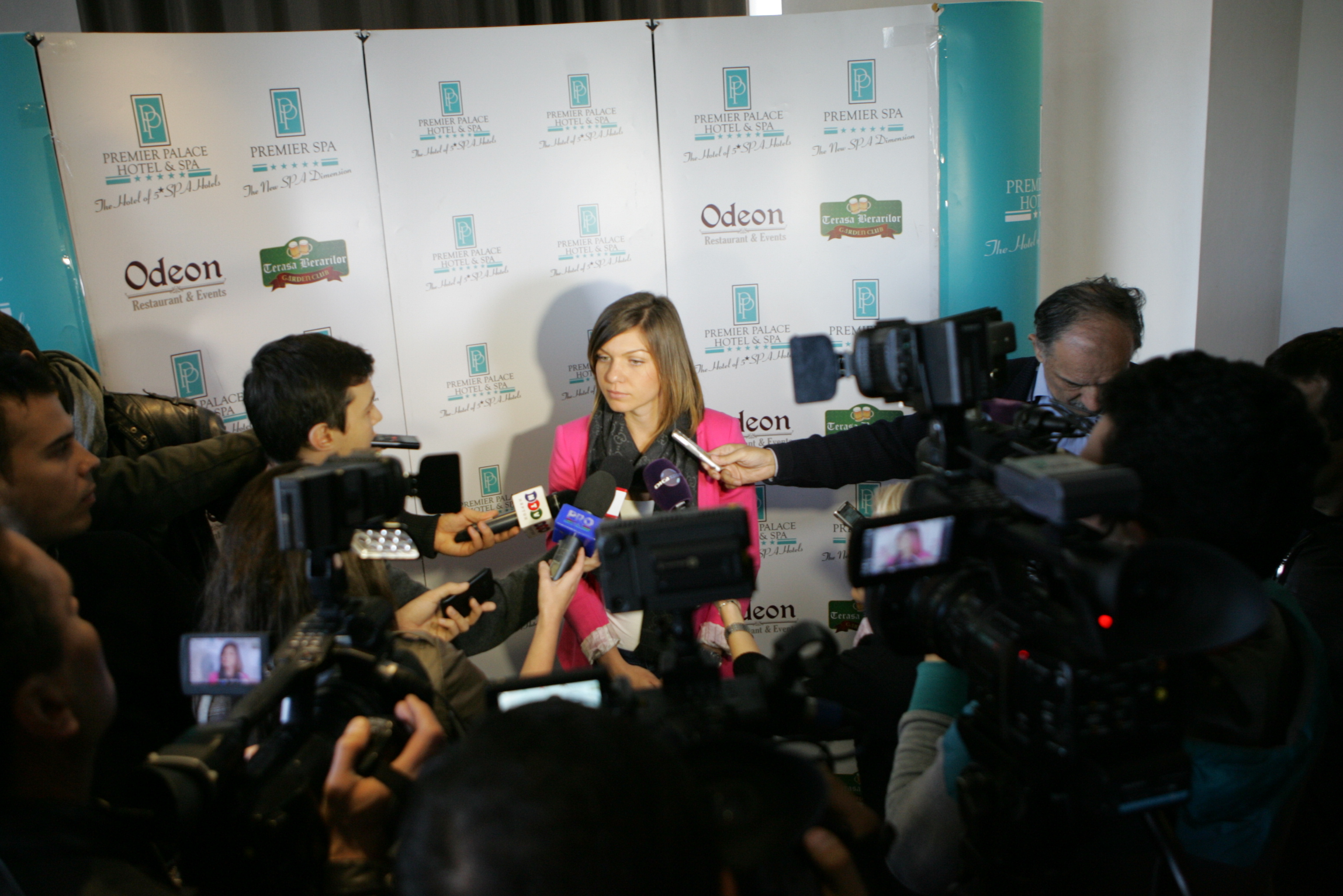 Premiul Most Improved Player of the Year 2013 a fost oferit Simonei Halep în urma voturilor jurnaliştilor